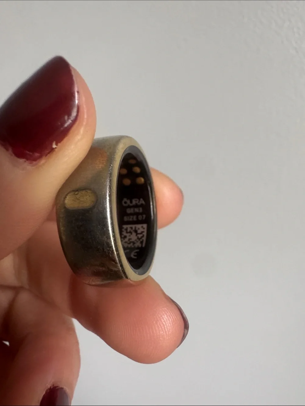 Oura Smart Ring Charger Accessory in Black and Gold